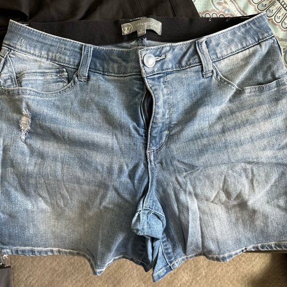 Wit & Wisdom Pants - Wit & Wisdom Blue Jean Shorts with Distressed Hem